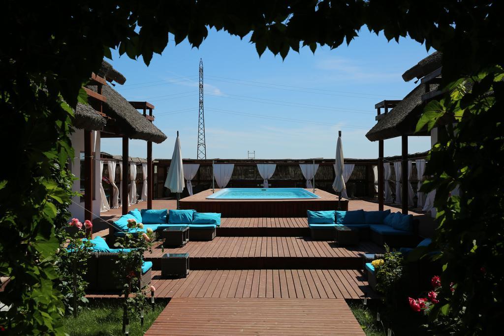 Doi Capitani Hotel Crișan Esterno foto