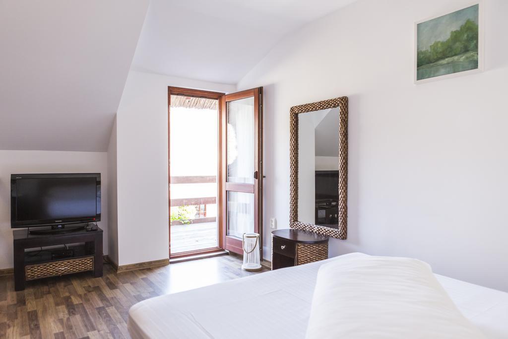 Doi Capitani Hotel Crișan Esterno foto